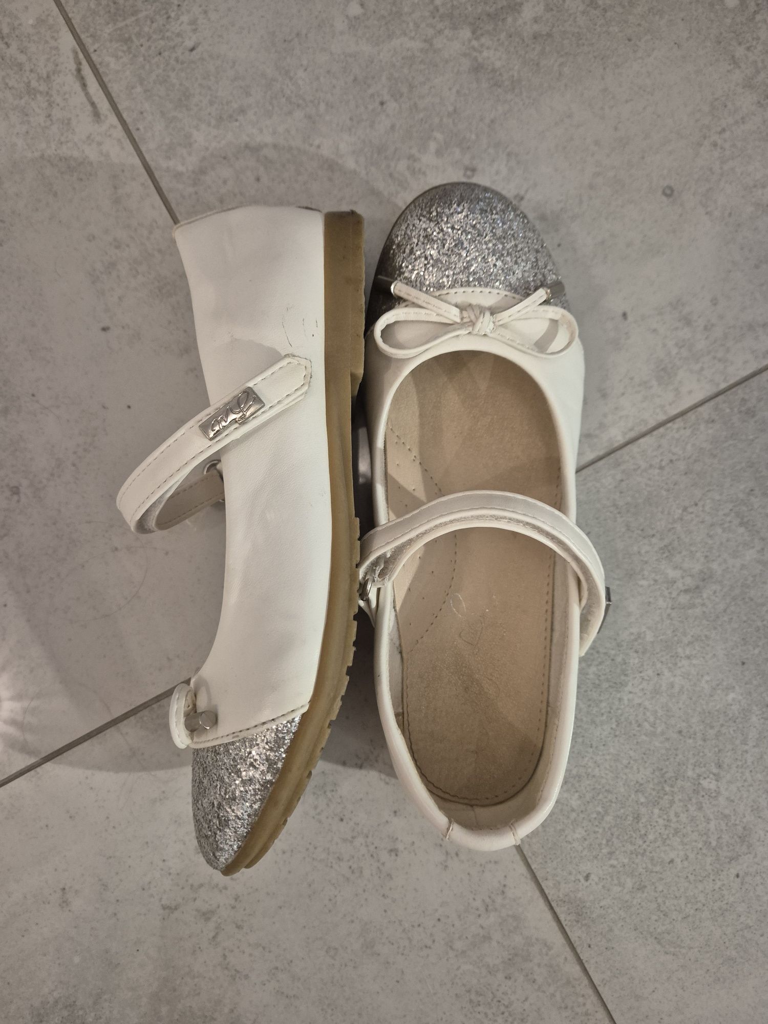 Buty / Baleriny / Białe / Srebrne / Błyszczące / Rozmiar 32 /
