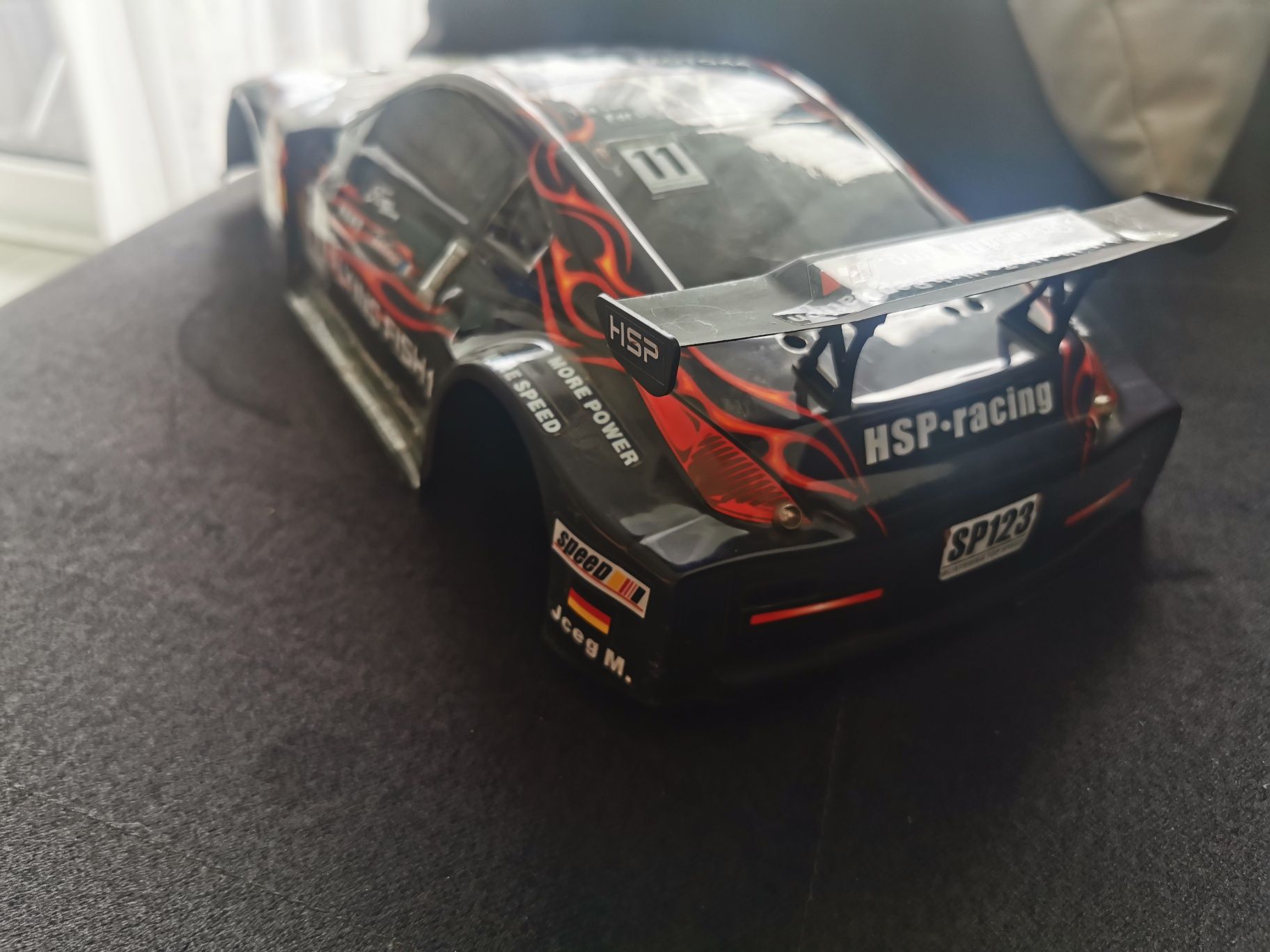 Nissan 350Z - karoseria 1:10 onroad