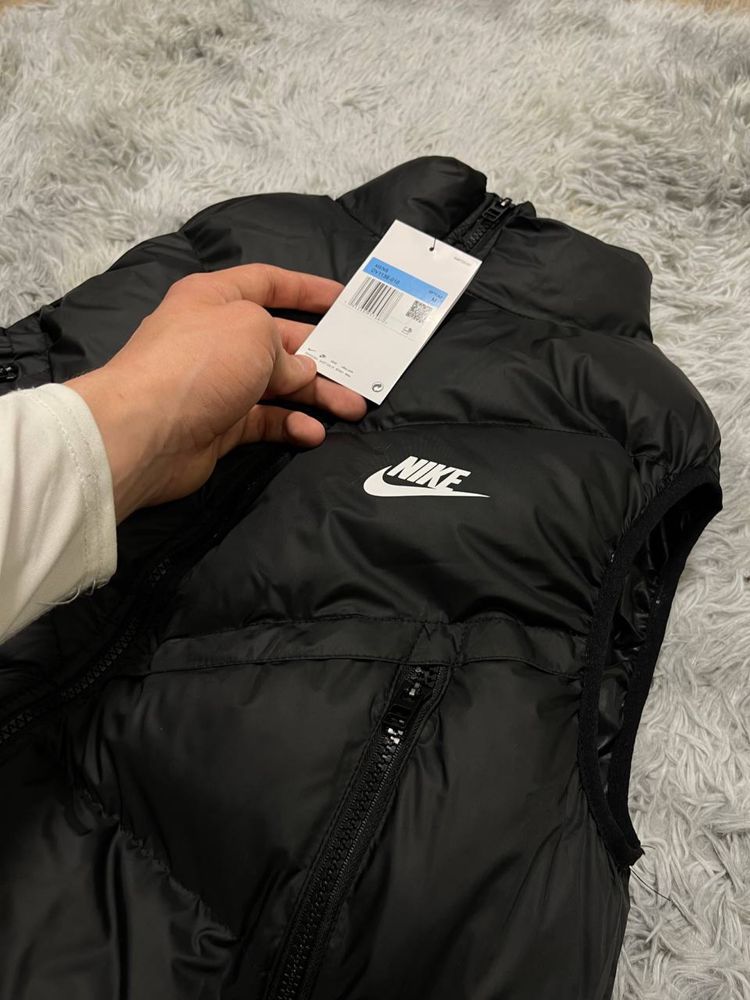 Жилетка Nike NSW All Black,Nike,найк шторм фіт,nike nsw,жилетка найк.