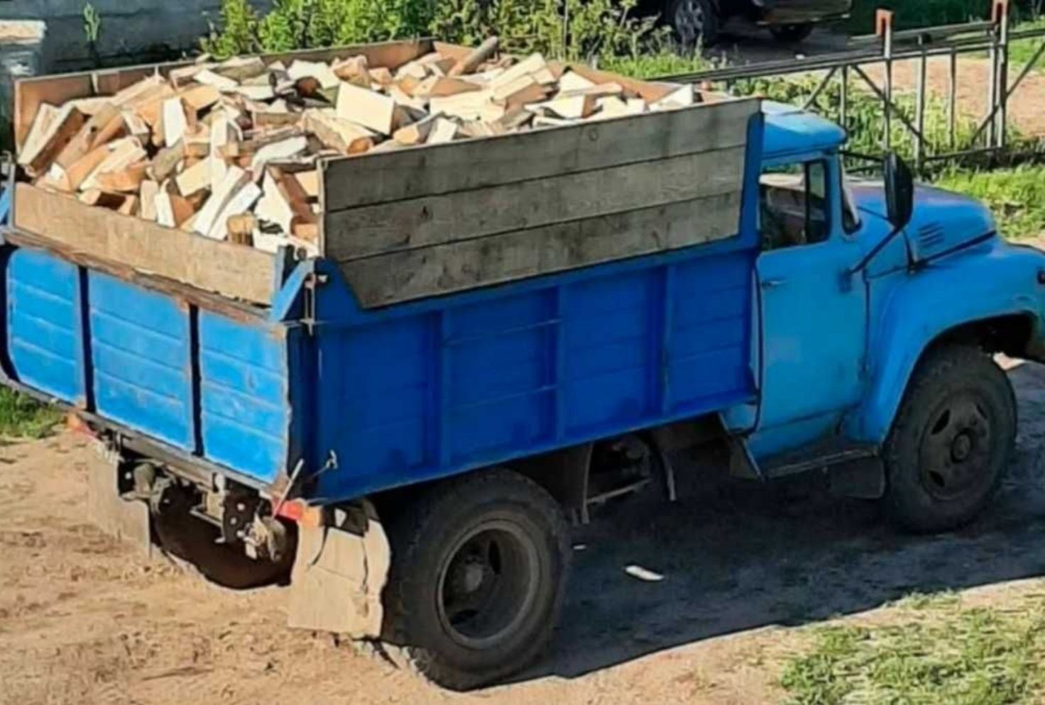 Дрова колені твердих порід любих розмірів або мягких порід