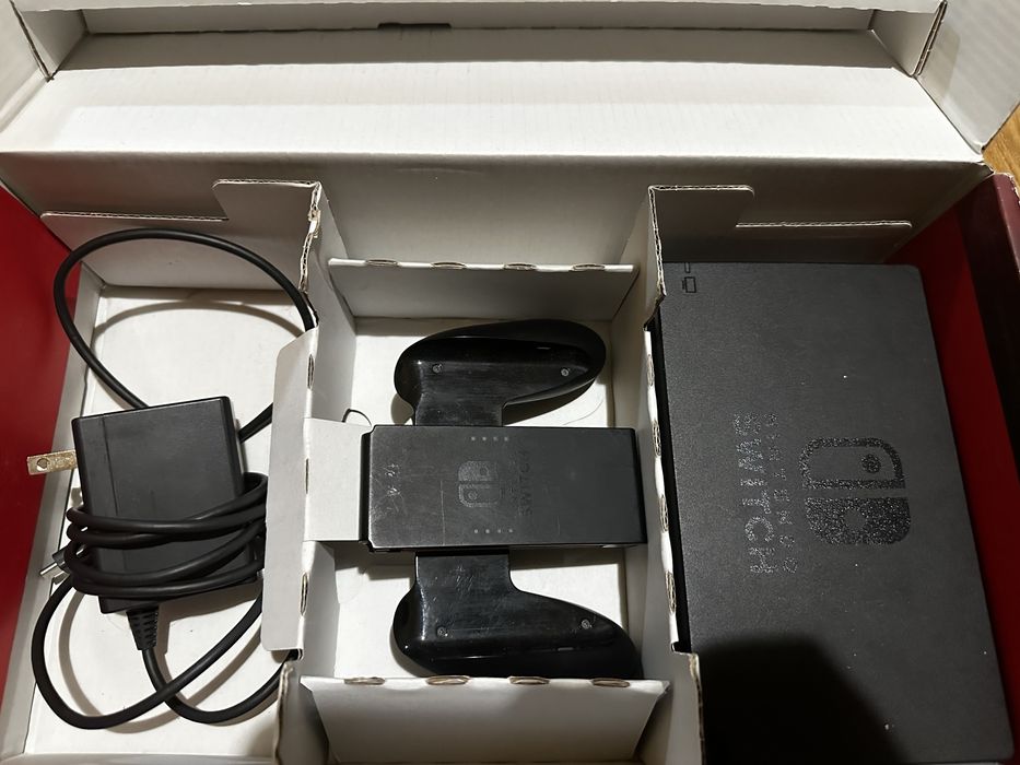 Продам nintendo switch V2