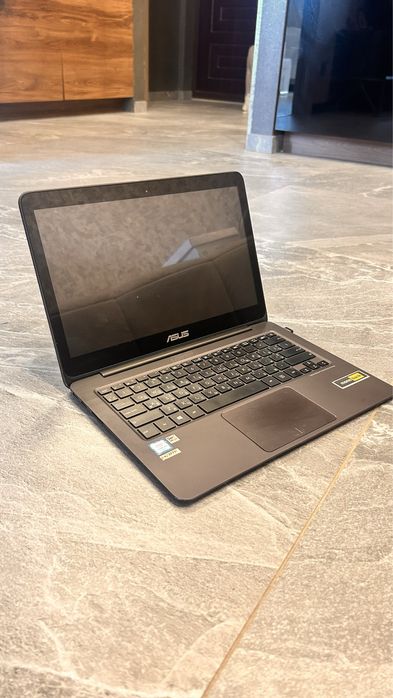 Ноутбук Asus UX305C в гарному стані