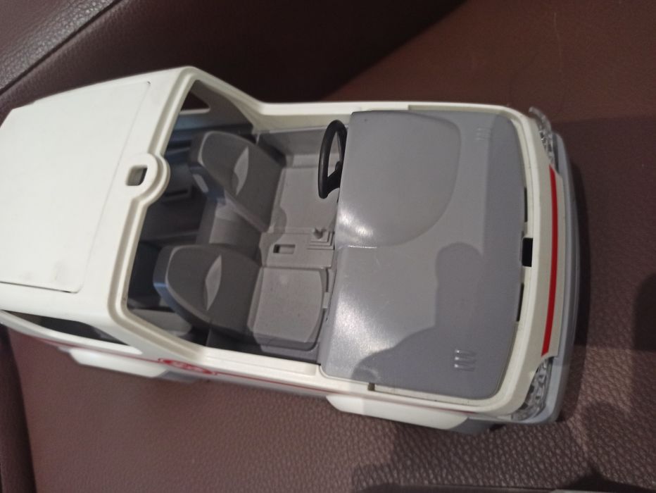 Karetka ambulans Playmobil