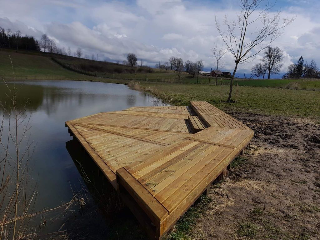 Budowa pomostów drewnianych wbijanie pali