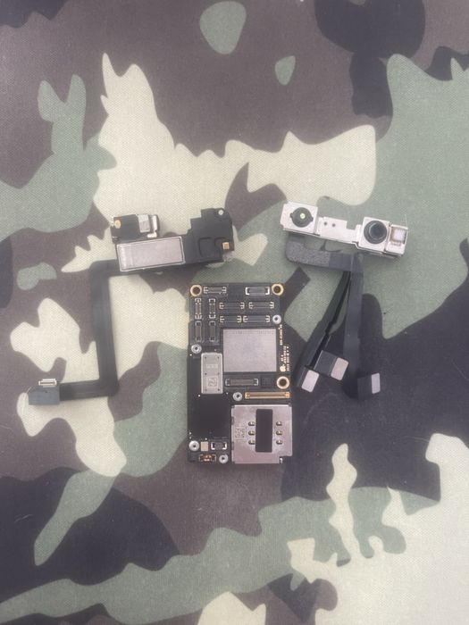 Плата iphone 11 pro 64 face id neverlock