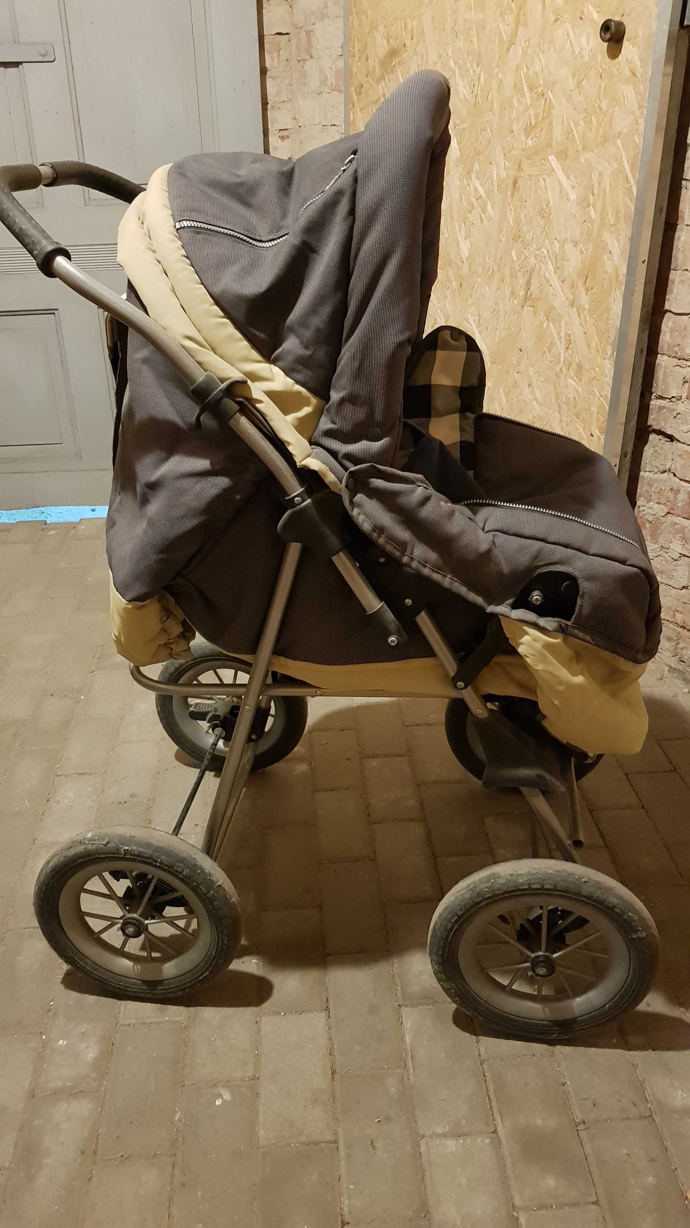 Wózek dziecięcy spacerówka