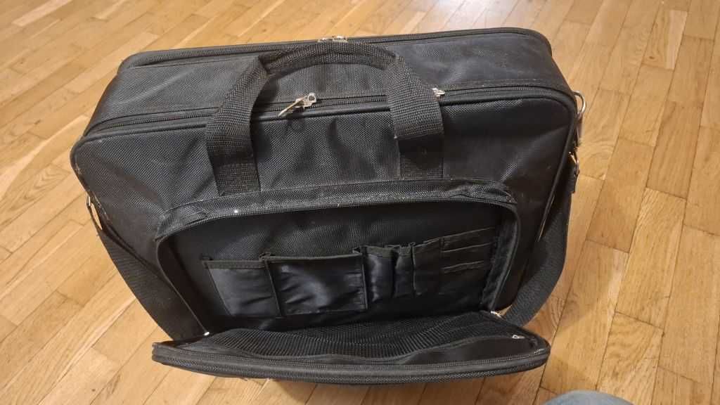 Super pojemna, usztywniona i lekka torba na laptop SunnyLine