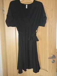 Czarna sukienka suknia