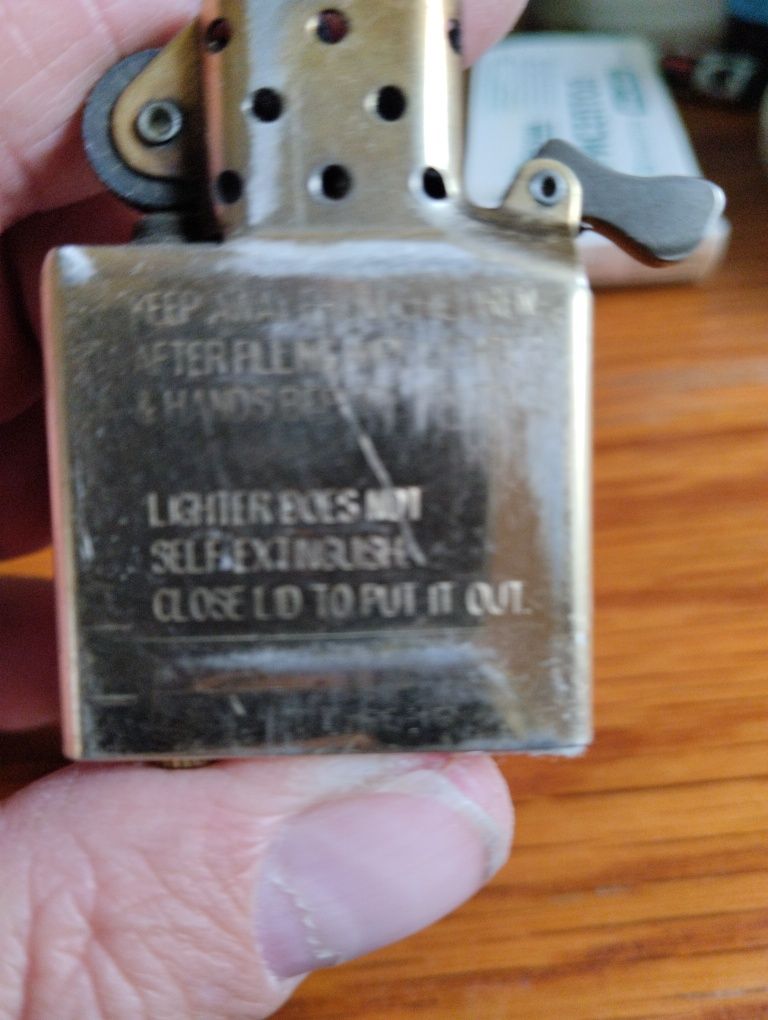 Зажигалка бензиновая Zippo