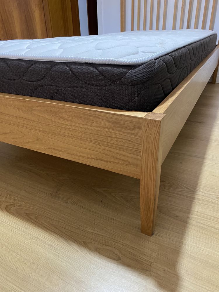 Cama + colchão como novos