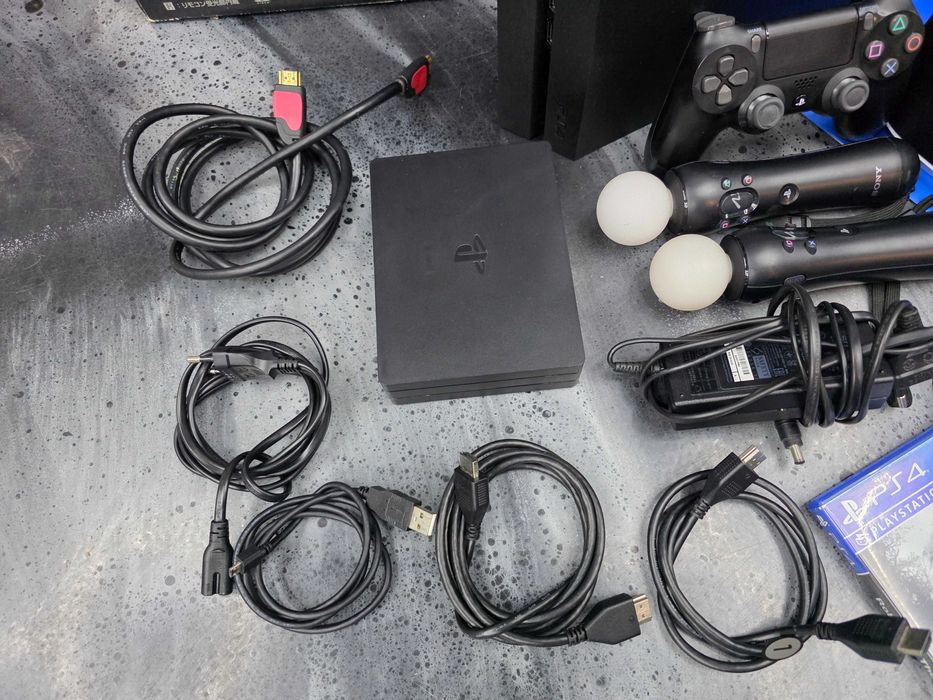 NA BOGATO Konsola PS4 500GB Gogle VR 2x Move Kamera 4 gry VR Gwar 6