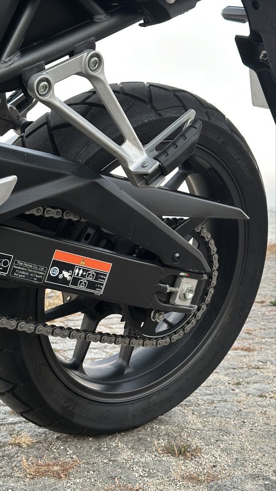 Honda NX500 com TopCase Givi 46L