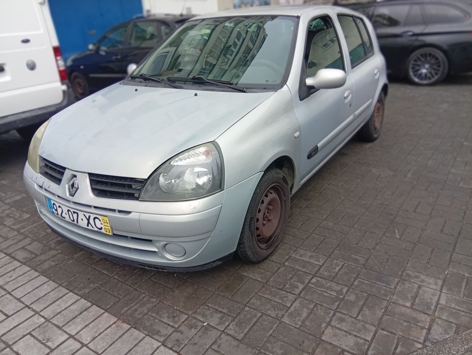 Reno Clio ano 2004 gasolina