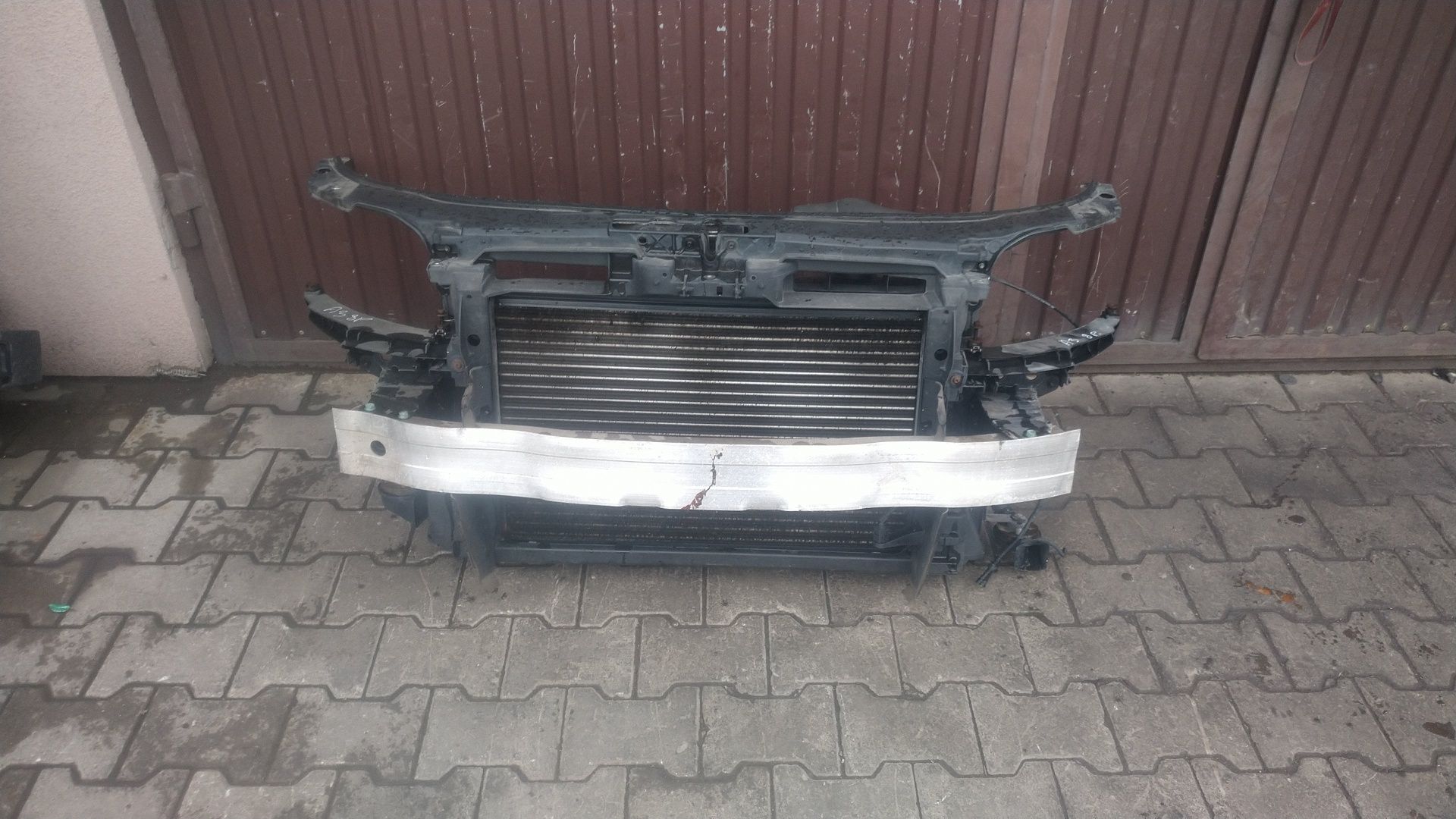) Audi A3 8P pas przedni wzmocnienie belka zderzaka