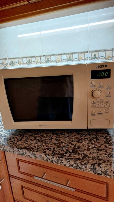 Microondas com avaria