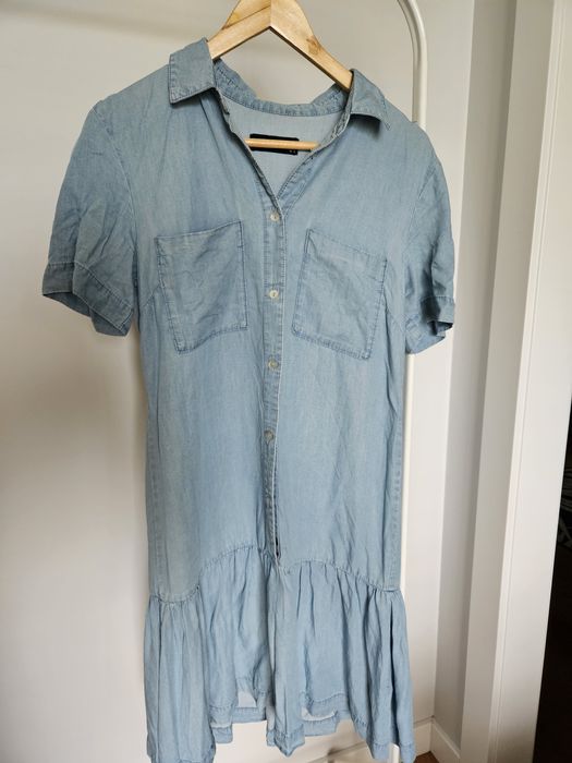 Sukienka na lato z falbanką Reserved