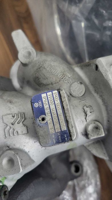 Турбіна Турбіна  ( Bi-Turbo) Volkswagen Crafter Крафтер 03L145715B