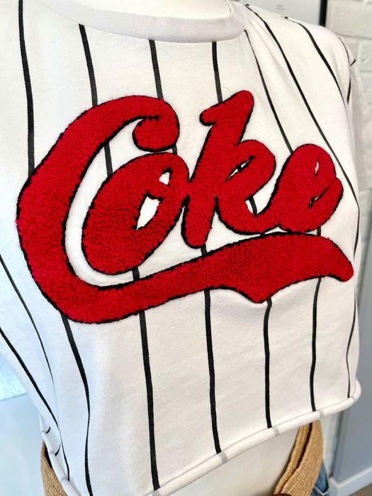 Biały krótki t-shirt typu Crop top Coca Cola w czarne paski Primark Xs