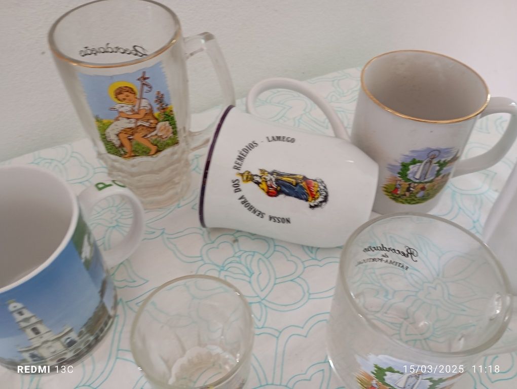 Conjunto de canecas com motivos da Nossa senhora de Fátima