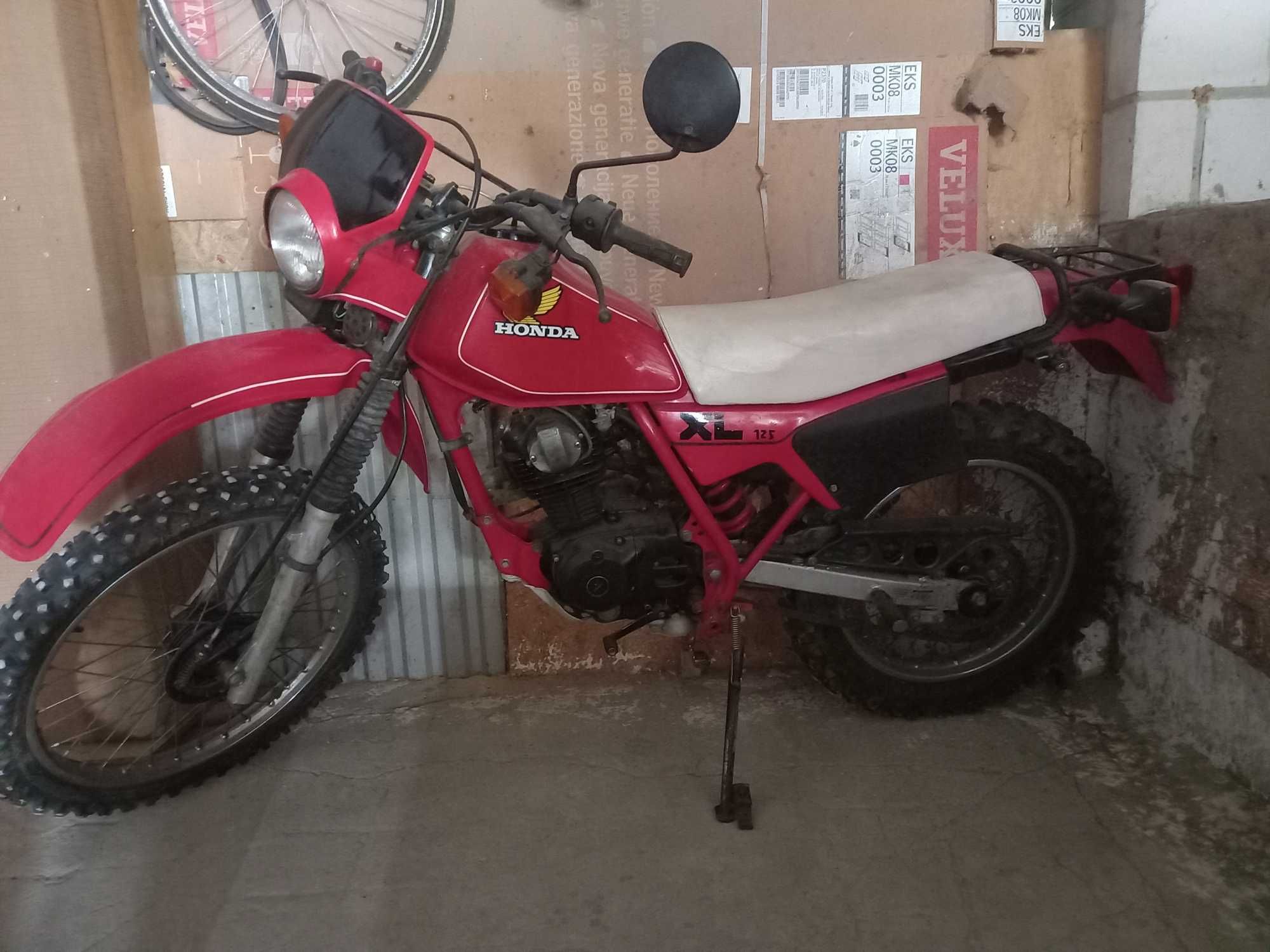 Honda Xl-250 zarejestrowana + drugi w cenie jako gratis.