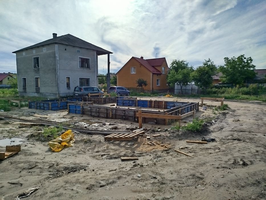 Оренда опалубки для фундаменту, парканів, колон