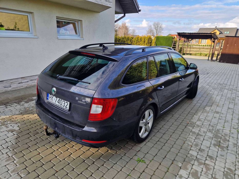 SKODA SUPERB 1.6 TDI KOMBI 2011r.  271000 km