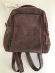 Mochila nova de pele