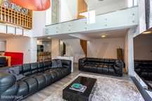 Moradia T4 com Rooftop e Vista Rio | Ajuda