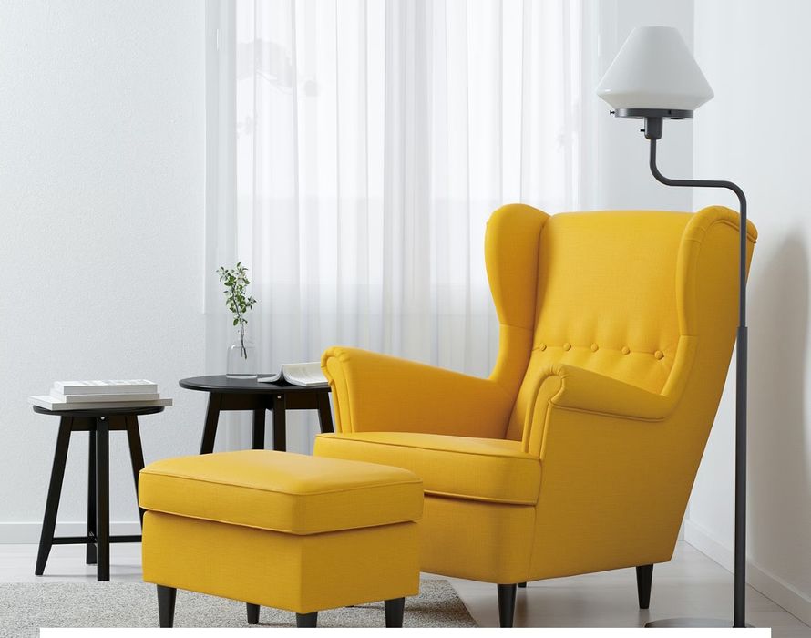 Sprzedam komplet z IKEA – fotel STRANDMON + podnóżek w kolorze Skifteb