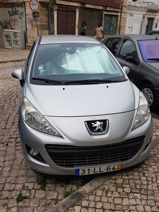 Vende Peugeot 207 - 1.4 - Sportium - Ano 2011 - 58.000 Km - Gasolina
