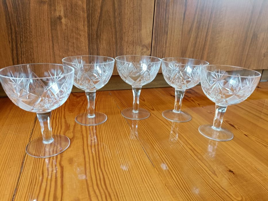 Kryształowe kielichy - 5 sztuk