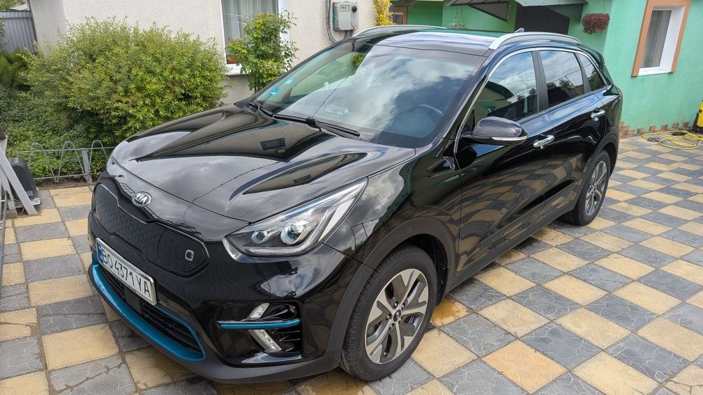 Продам автомобіль Kia niro