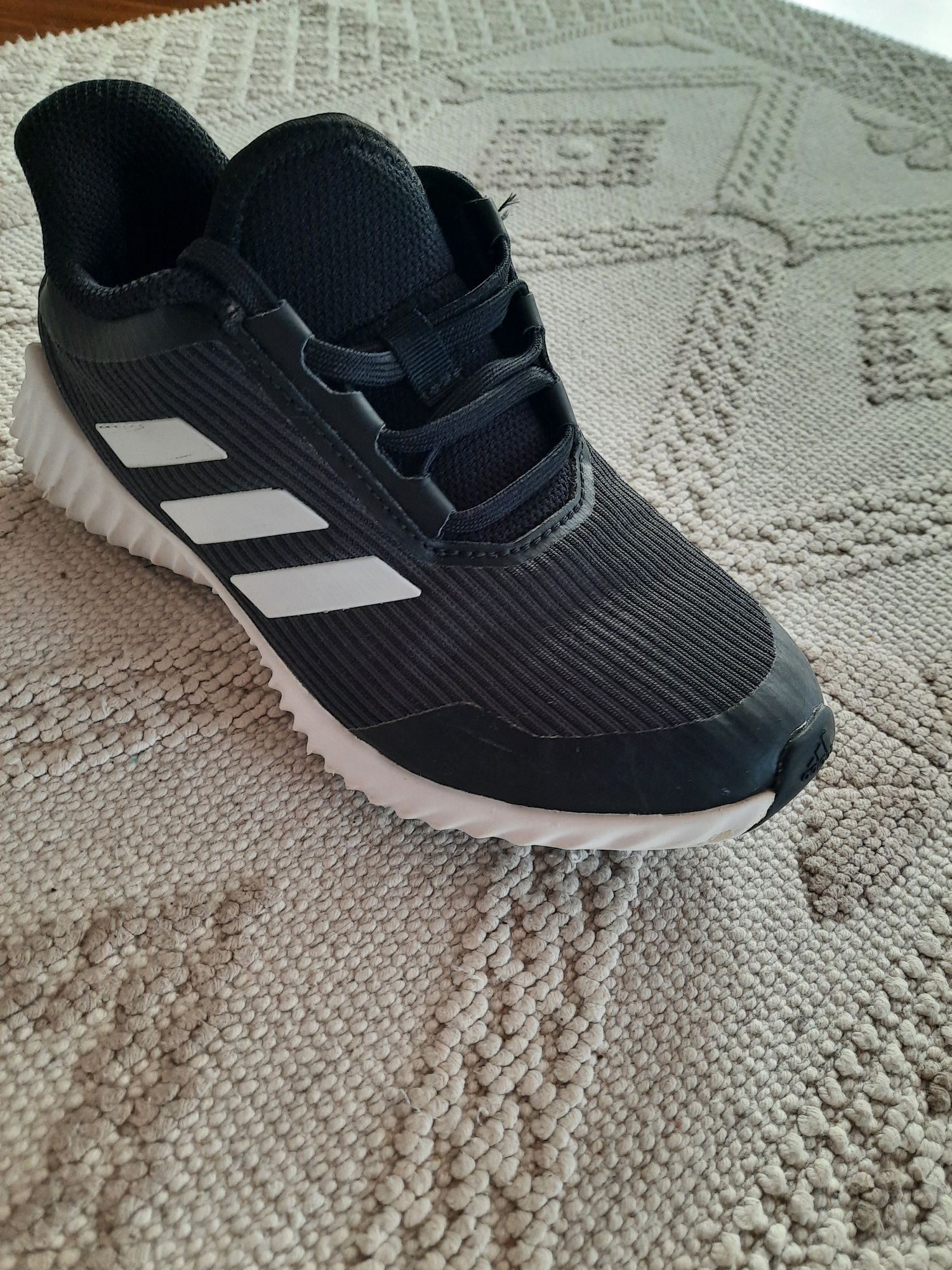 Продаются кросовки Adidas, детские.