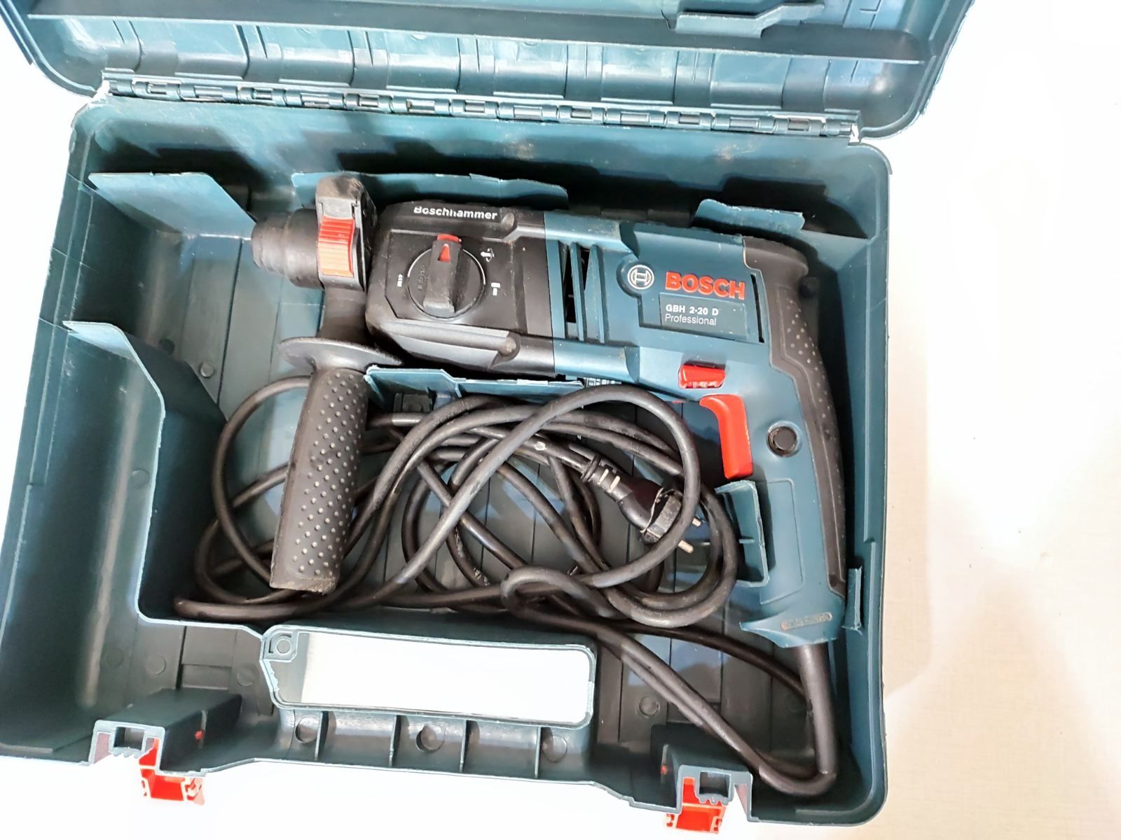 Перфоратор Bosch GBH 2-20 D