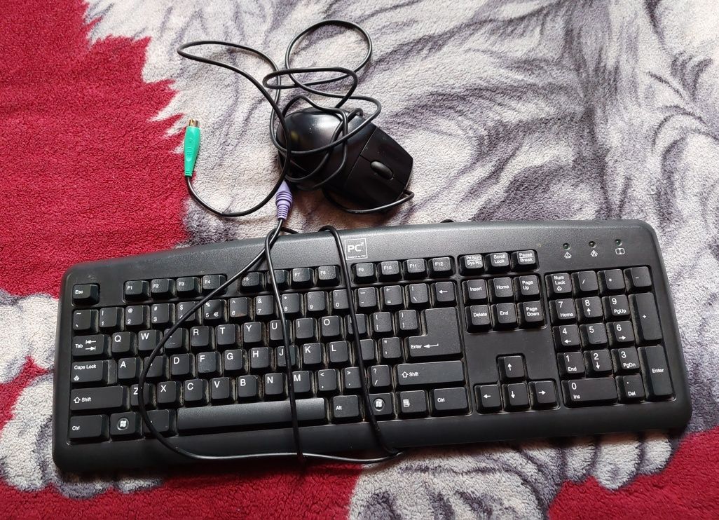 Komputer Philips monitor z glosnikami,klawiatura i mysz.Promocja