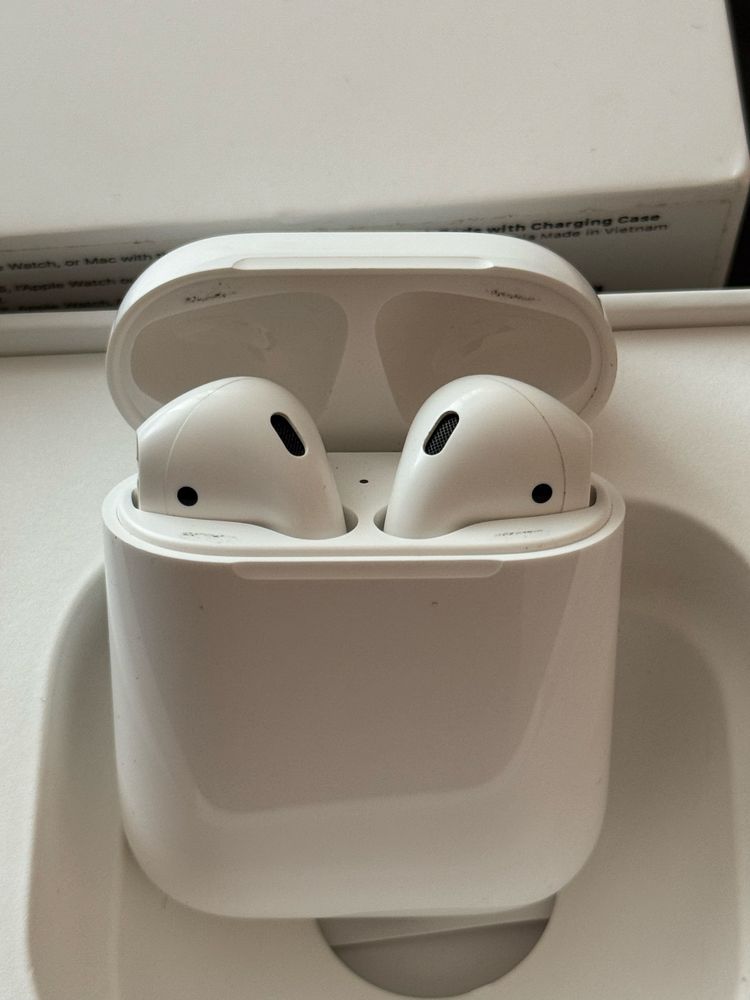 б/у Apple AirPods 2 оригінал