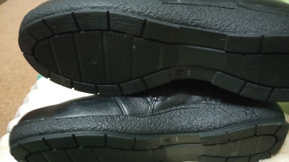 Нові зимові шкіряні сапожки 40, повномірять0 роз.