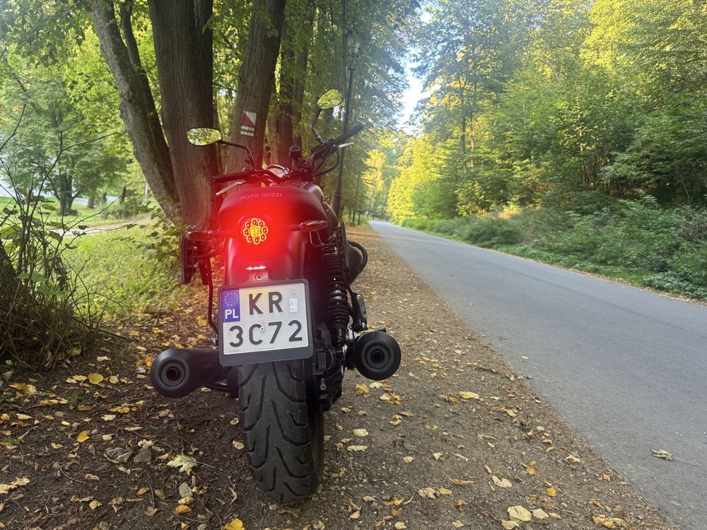Moto Guzzi v7 STONE black matt 7500 przebieg z NIEMIEC