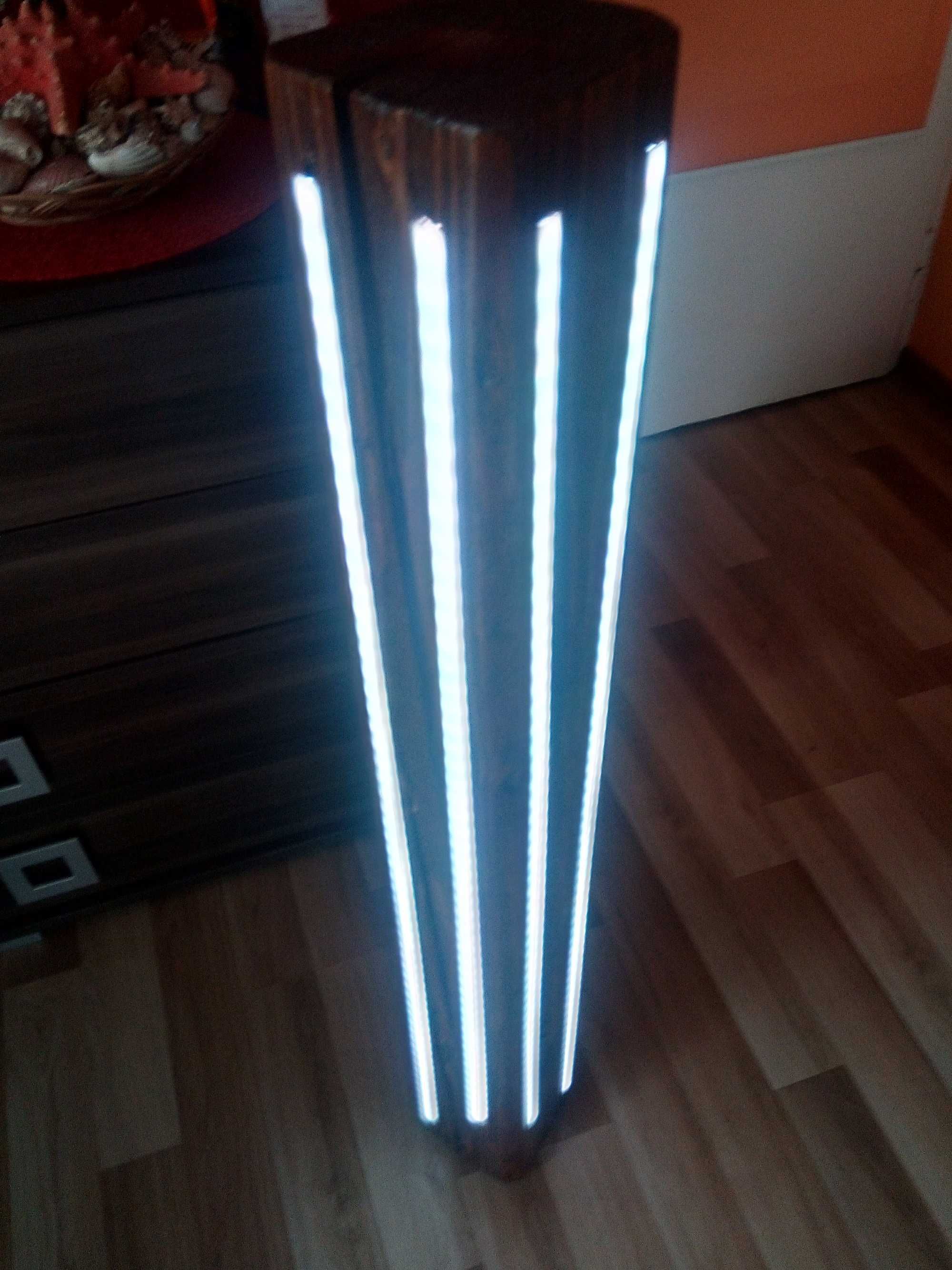 Lampa ze starej belki