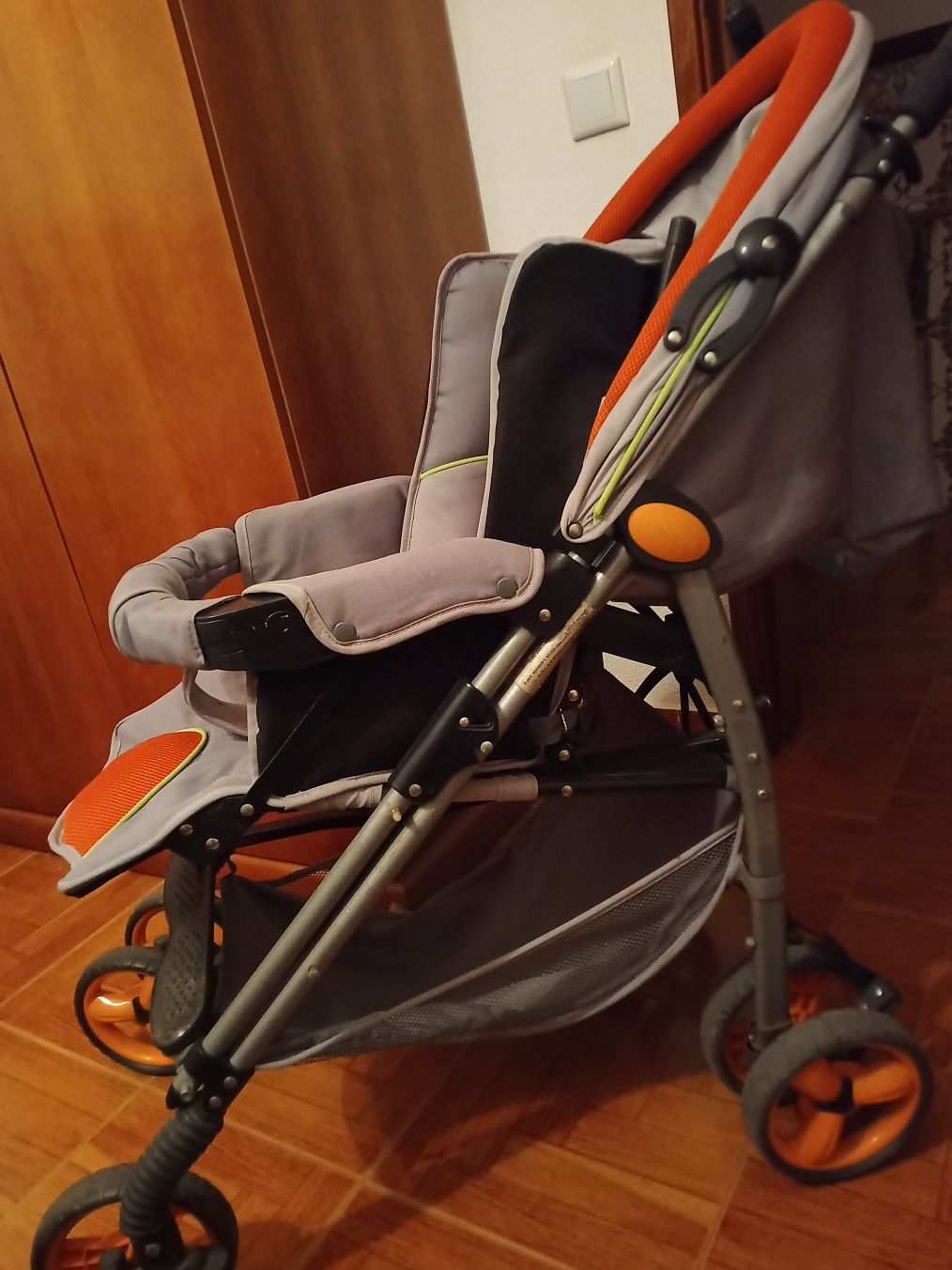 Carrinho de bebé 1€