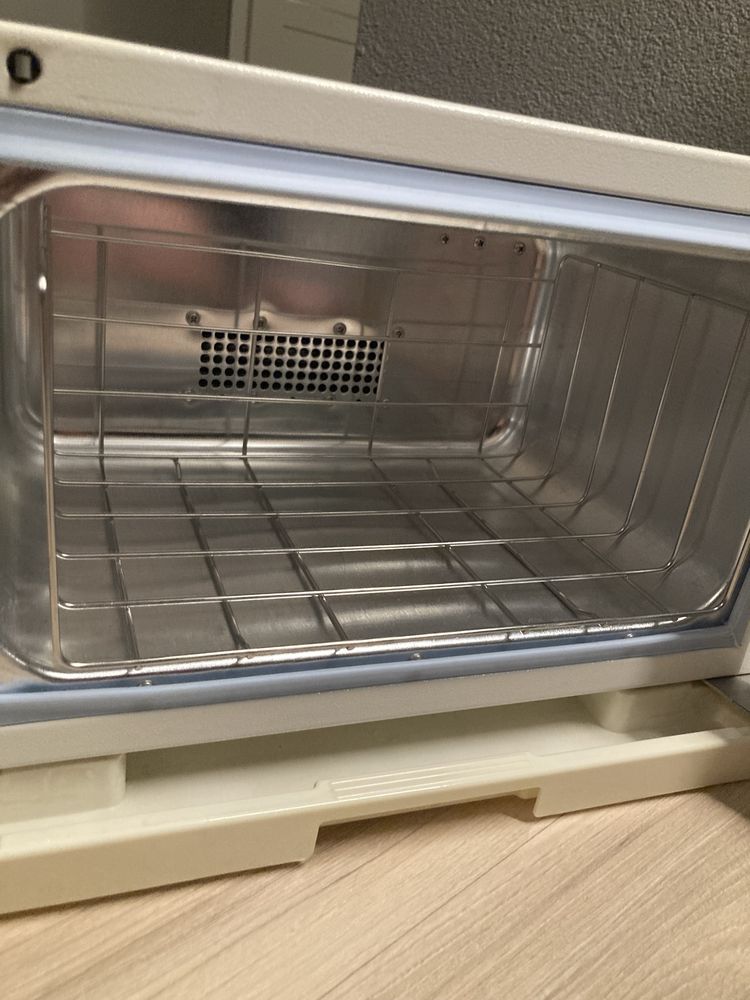 Sterylizator UV-C T01 z funkcja podgrzewania recznikow