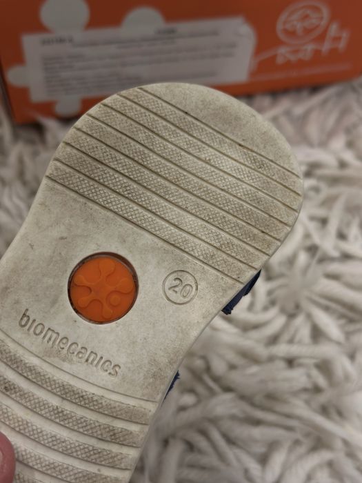 Сандали Biomecanics / zara  20 р.