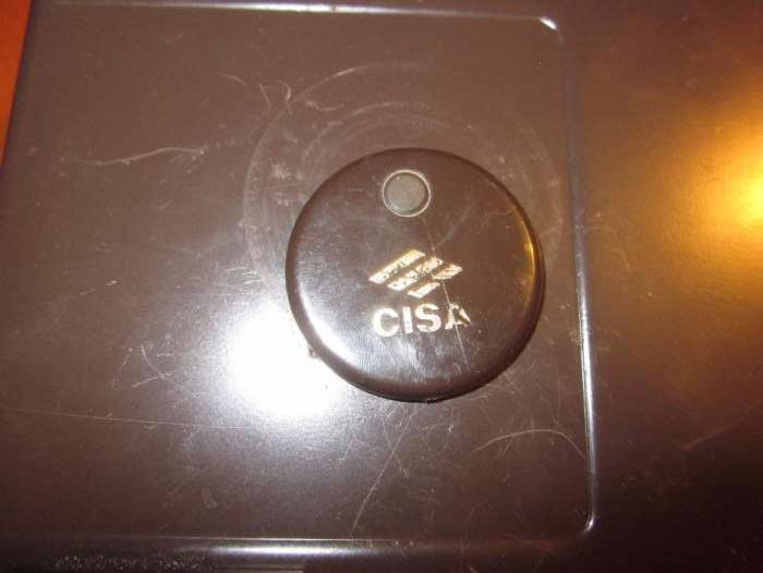 Fechadura Cisa para porta com 3 trancas