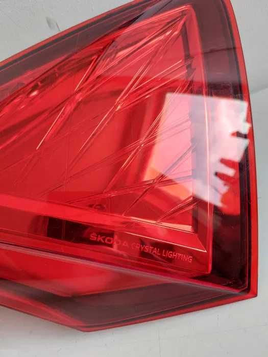 Lampa tylna prawa led w błotnik i w klapę Skoda Scala Komplet Europa