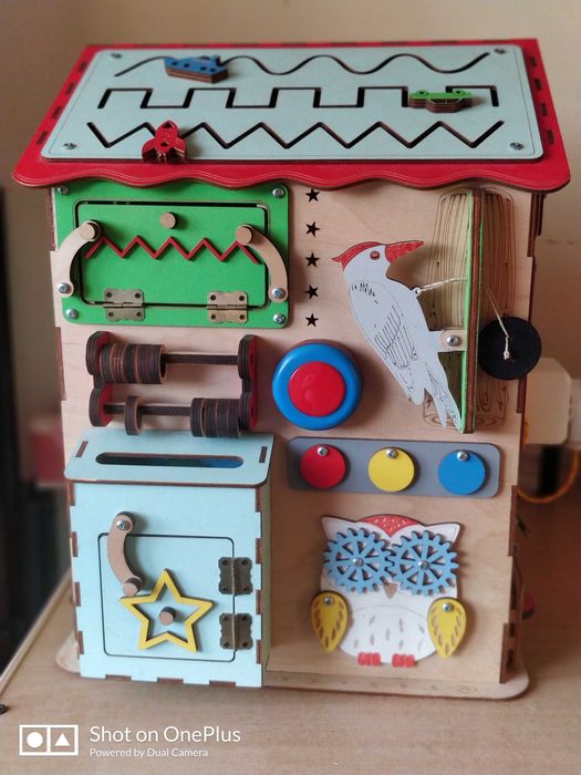 Drewniany Domek manipulacyjny Tablica sensoryczna piękny