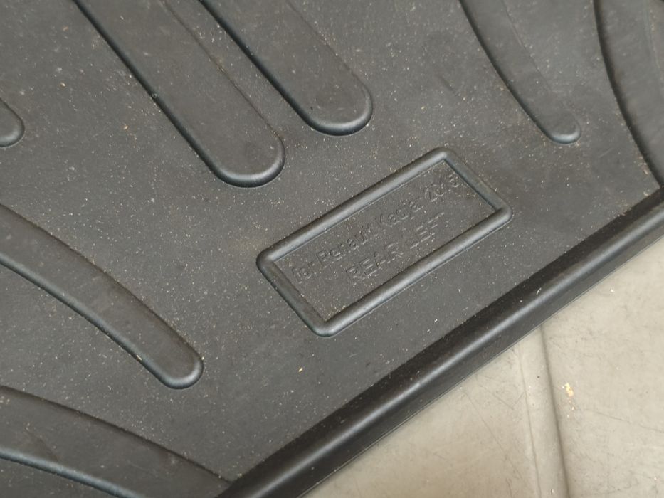 Zestaw gumowych wycieraczek Renault Kadjar 2015 Rezaw-Plast Azuga