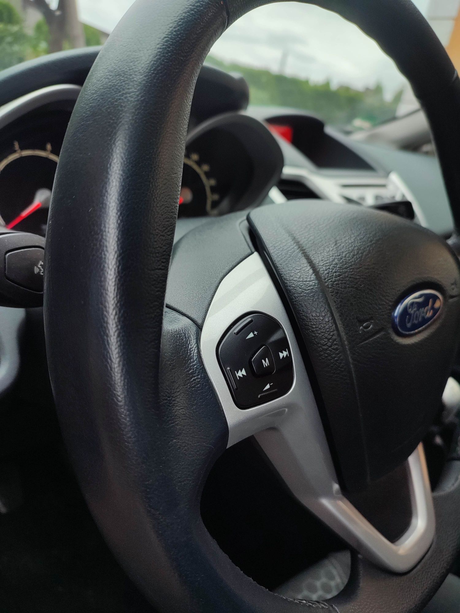 Ford Fiesta Mk7 5 drzwi 1.6 benzyna 120km Bogata opcja Titanium