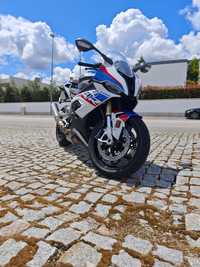 BMW S1000RR em muito bom estado.