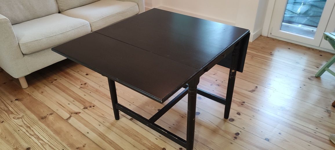 Mesa IKEA extensível preta
