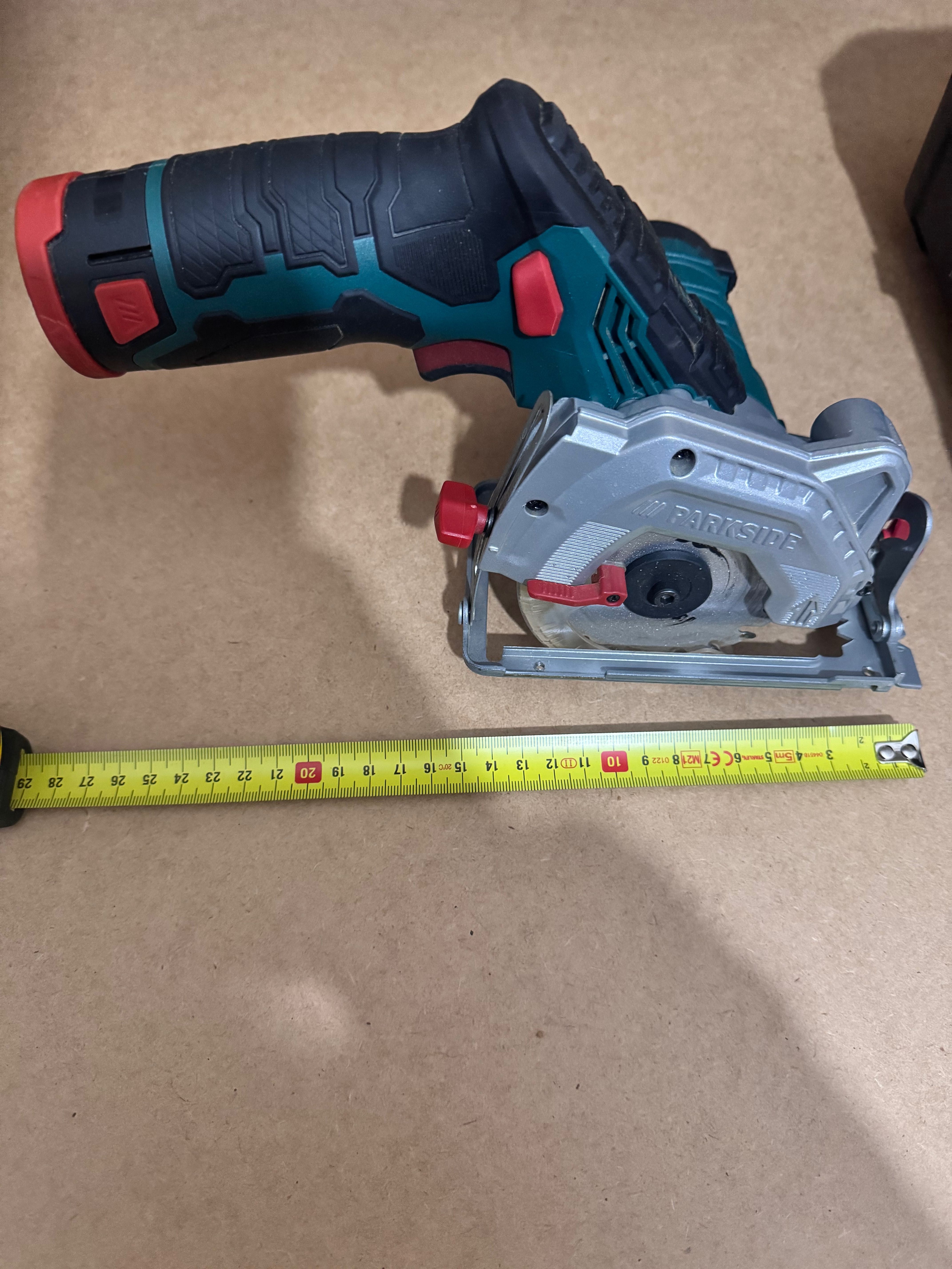 Mini serra circular Parkside 12v